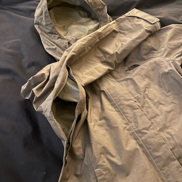 The North Face Dryvent Rain Jacket - Picture 6 of 7